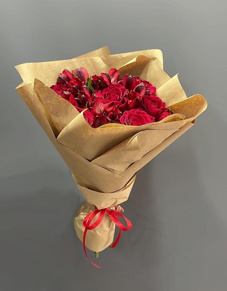 Букет цветов из: Альстромерии и Розы в Новомалороссийской