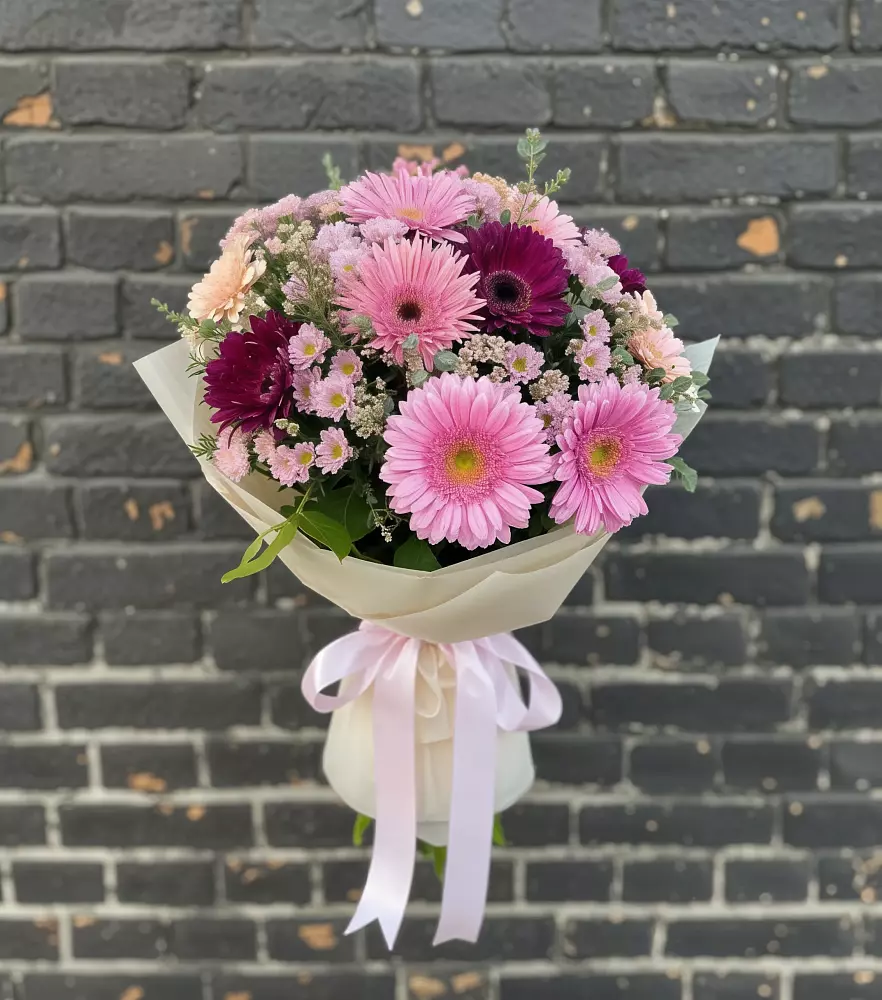 Букет цветов из: Герберы и Хризантемы в Новомалороссийской