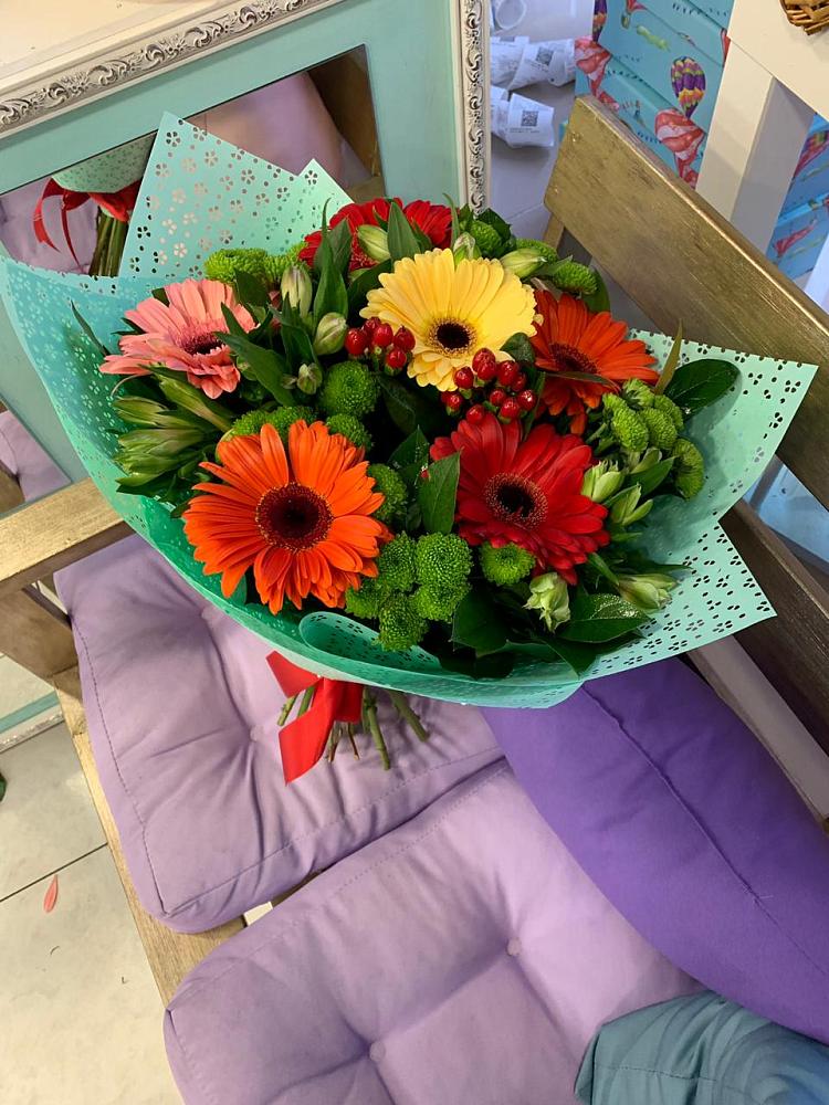 Букет цветов из: Герберы, Хризантемы и Альстромерии в Новомалороссийской