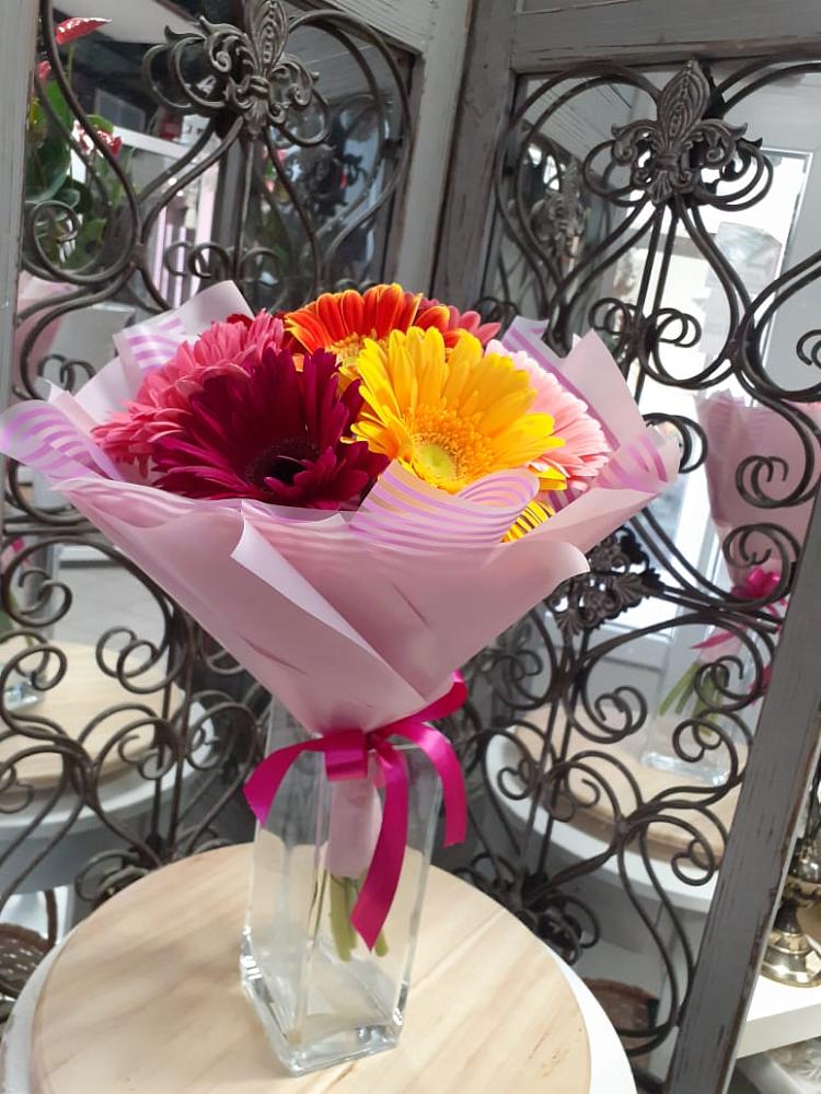 Букет цветов из: Герберы в Новомалороссийской