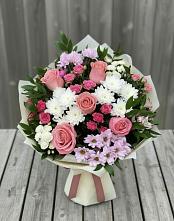 Букет цветов из:  Альстромерии, Гвоздики, Розы и Хризантемы в Новомалороссийской