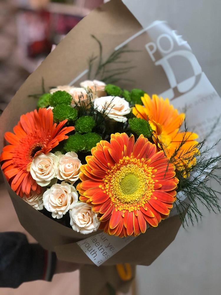 Букет цветов из: Герберы, Хризантемы и Розы в Новомалороссийской